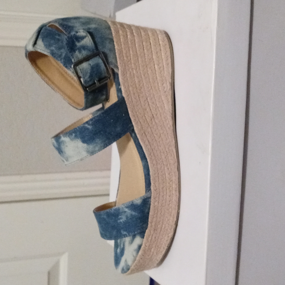Women's shoes